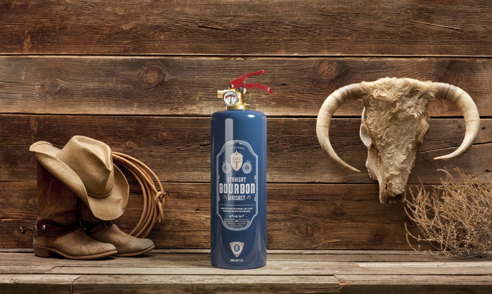 CHIC FIRE Bourbon Fire Extinguisher - Thumbnail 2